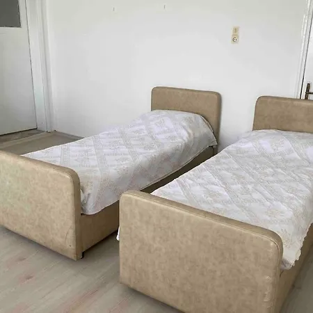 Denize Karşı,teraslı,doğada,müstakil Ayarında Ev
